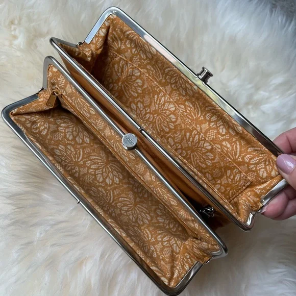 Hobo Lauren Clutch-Wallet in Truffle - Picture 7 of 8